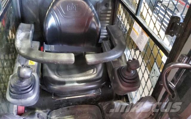 CAT 226D3 Læssemaskiner på hjul