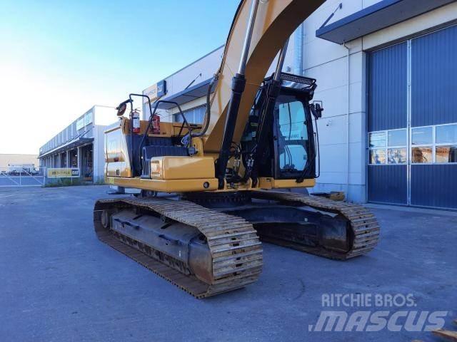 CAT 330 Gravemaskiner på larvebånd