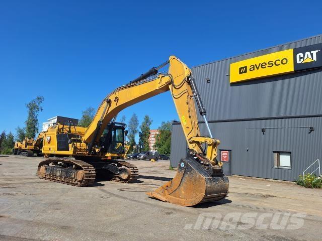 CAT 352 Gravemaskiner på larvebånd