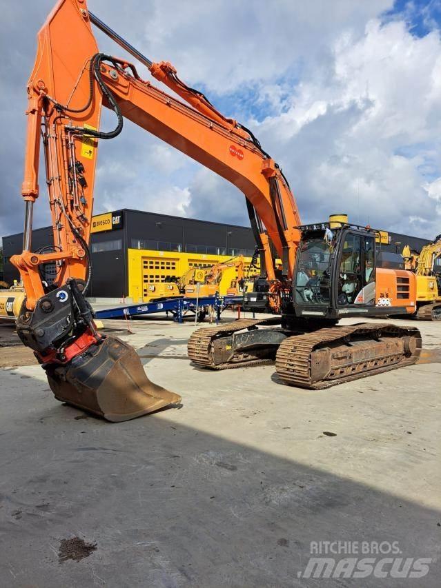 Hitachi ZX300LC-6 Gravemaskiner på larvebånd