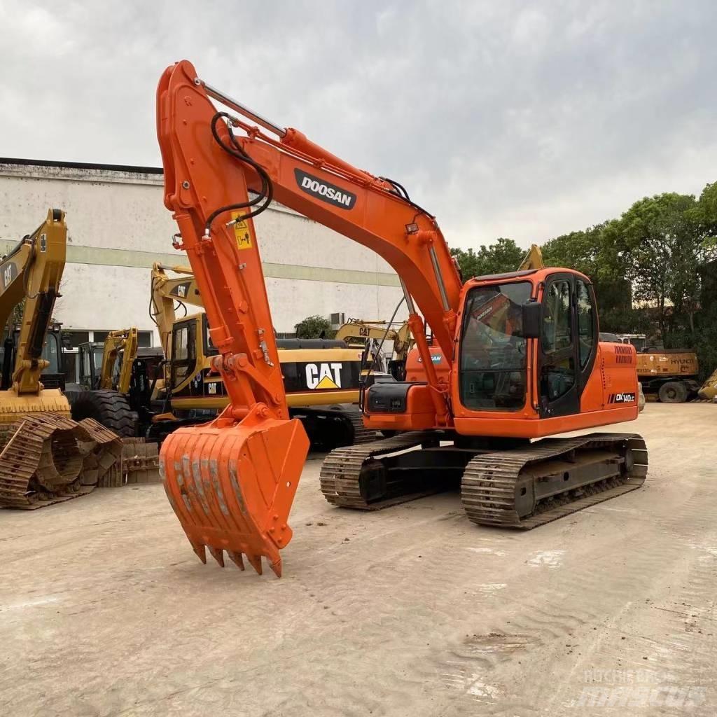 Doosan DX 140 LC Gravemaskiner på larvebånd