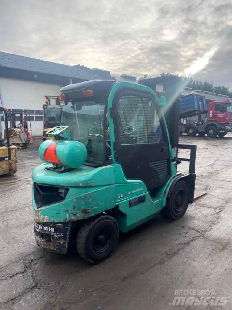 Mitsubishi FG 30 LPG gaffeltrucks