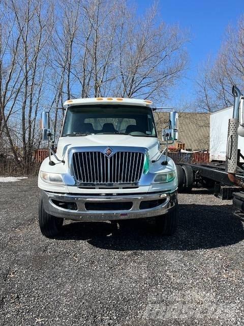 International 4400 Lastbil med lad/Flatbed