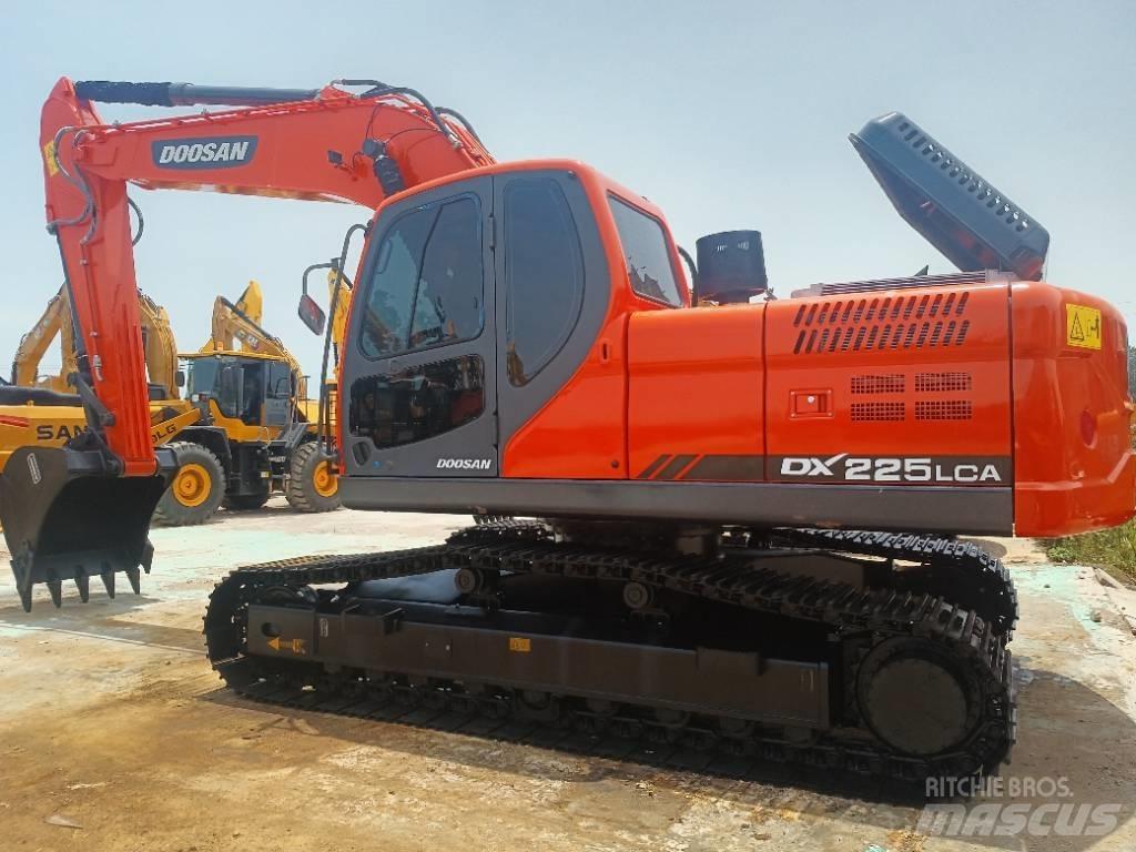 Doosan DX 225 Gravemaskiner på larvebånd