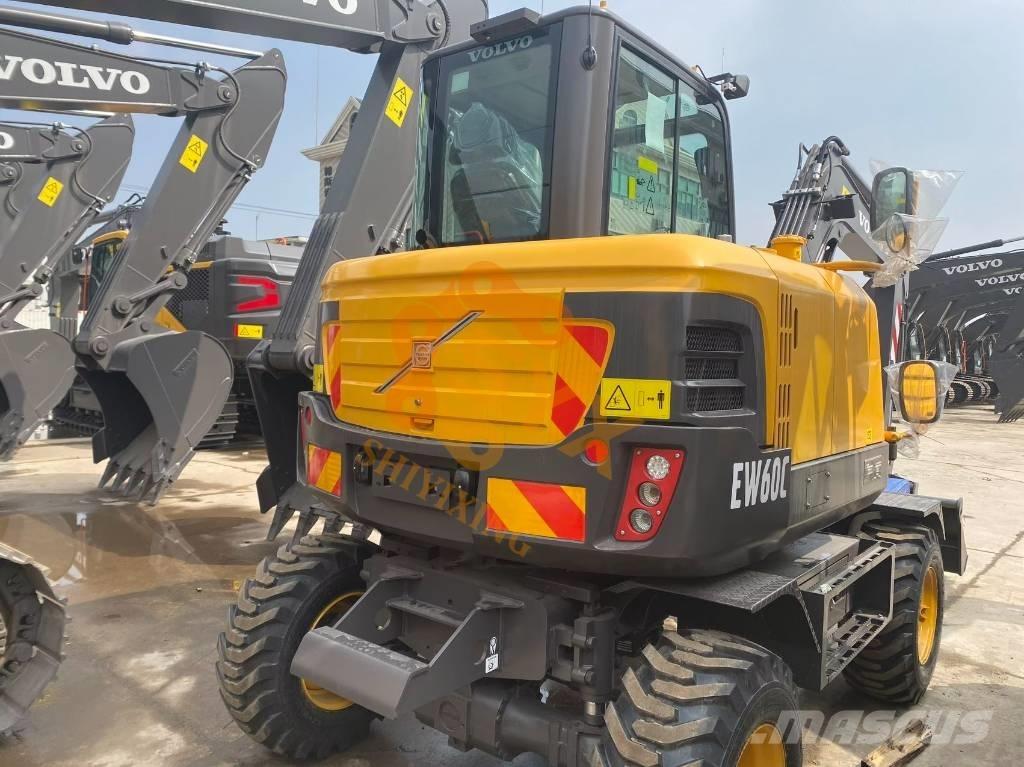 Volvo EW 60w vs Gravemaskiner på larvebånd