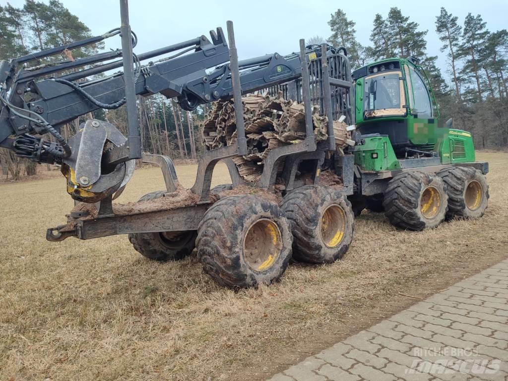 John Deere 1010 E Udkørselsmaskiner