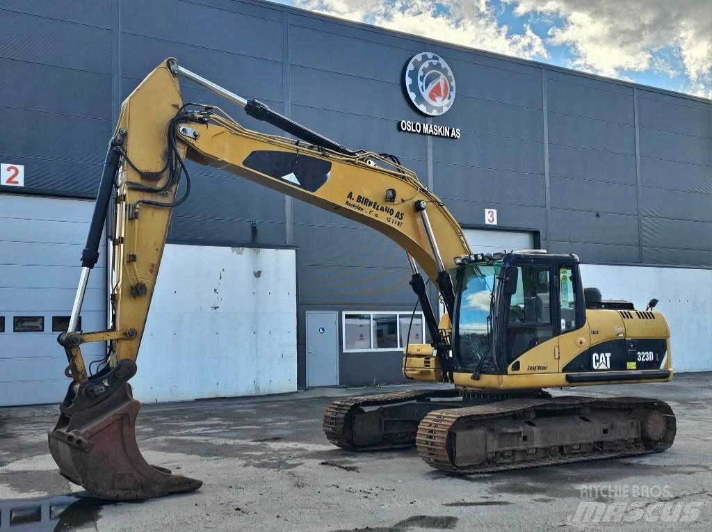 CAT 323 D L Gravemaskiner på larvebånd