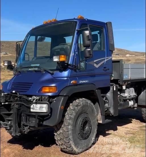  UNIMG FLBTK Lastbil med lad/Flatbed