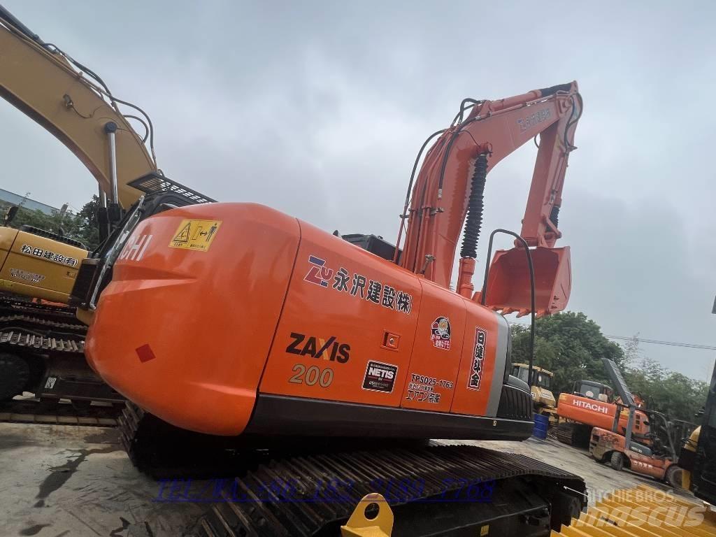 Hitachi ZX200 Gravemaskiner på larvebånd