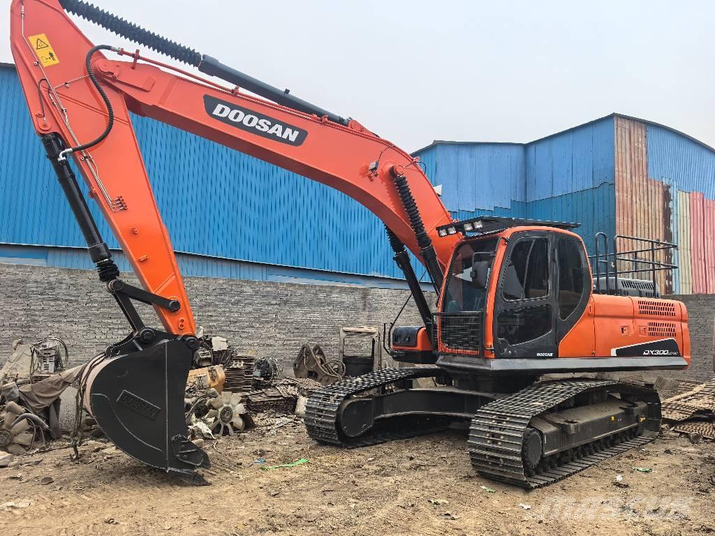 Doosan DX300 Gravemaskiner på larvebånd