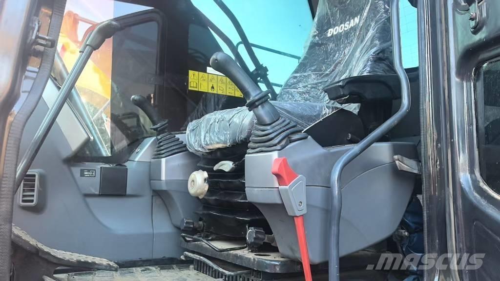 Doosan DX300 Gravemaskiner på larvebånd