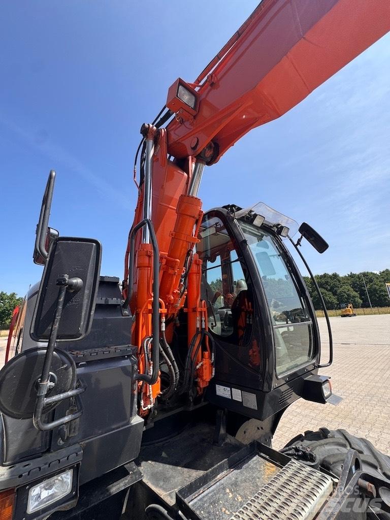 Hitachi 140W Gravemaskiner på hjul