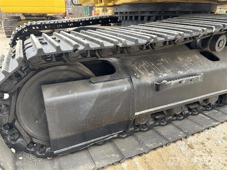 CAT 325D2 Gravemaskiner på larvebånd