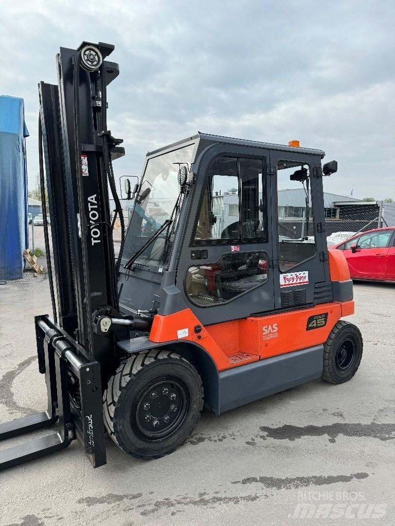 Toyota 7FBMF45 El gaffeltrucks