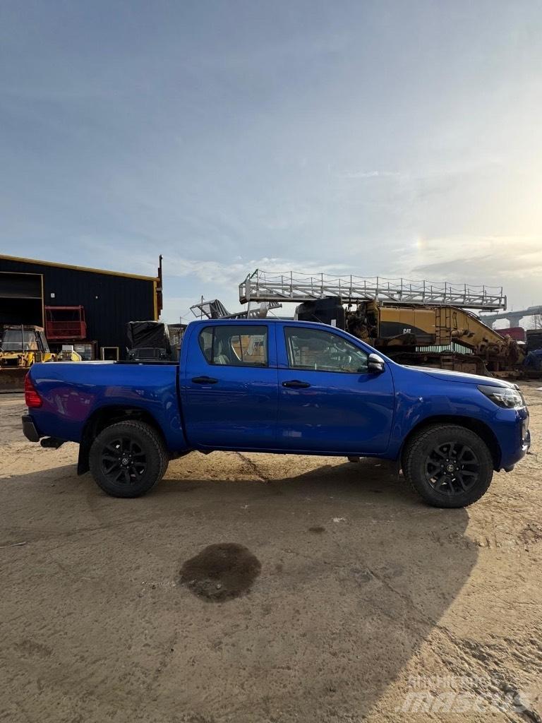 Toyota Hilux Active Pickup/Sideaflæsning