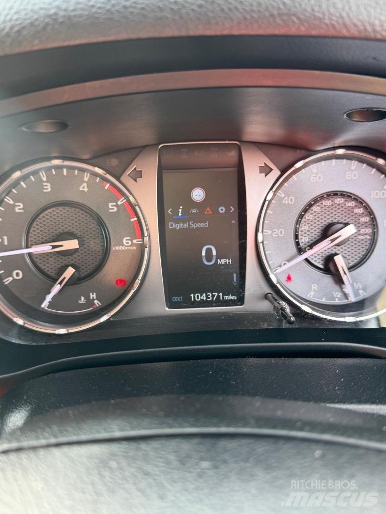 Toyota Hilux Active Pickup/Sideaflæsning