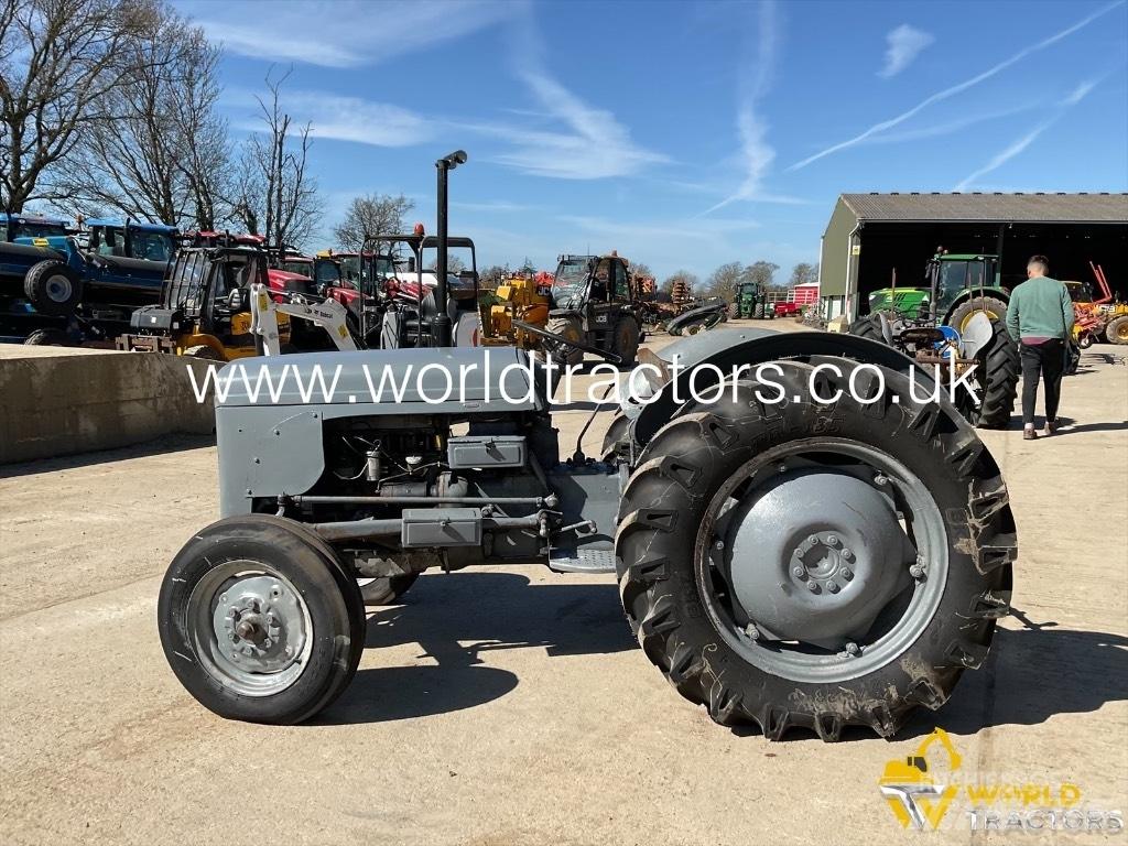 Ferguson TRACTOR Traktorer