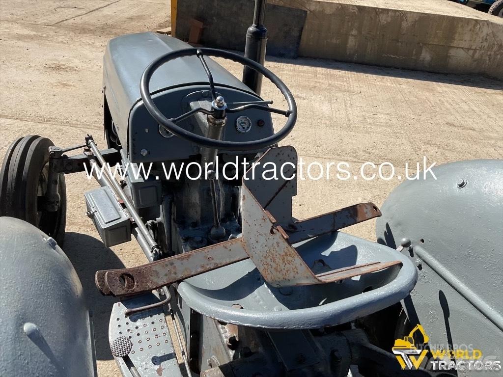 Ferguson TRACTOR Traktorer