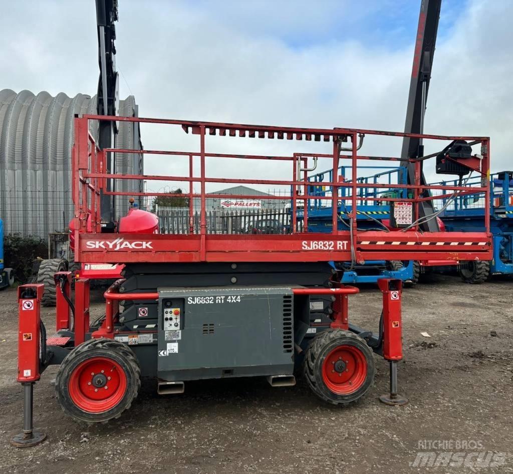 SkyJack SJ 6832 RT Saxlifte