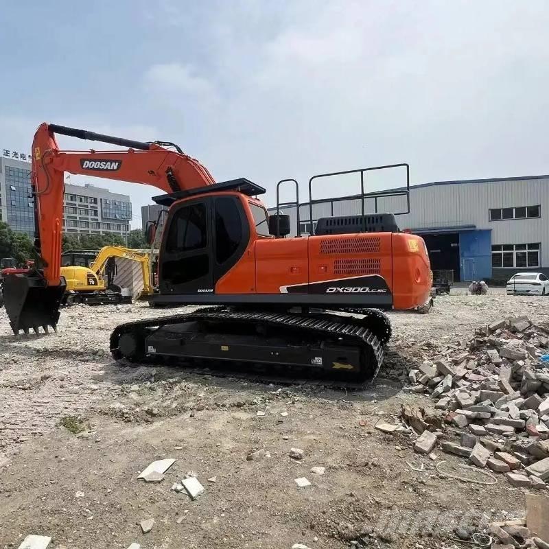 Doosan DX 300 Gravemaskiner på larvebånd
