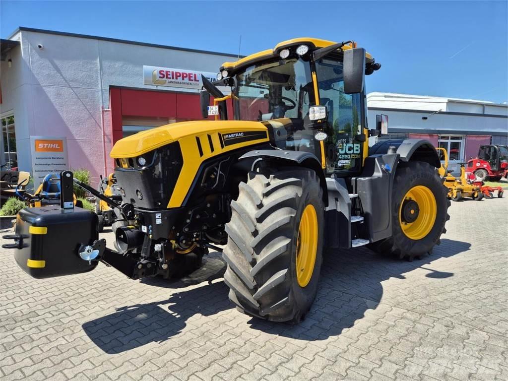 JCB FASTRAC 4220 Traktorer