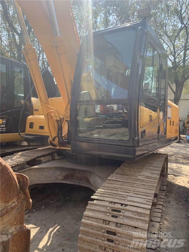 Hyundai R215-7 Gravemaskiner på larvebånd