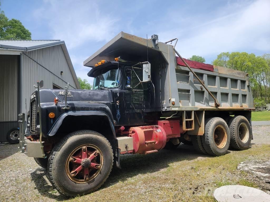 Mack RD 690 SX Lastbiler med tip