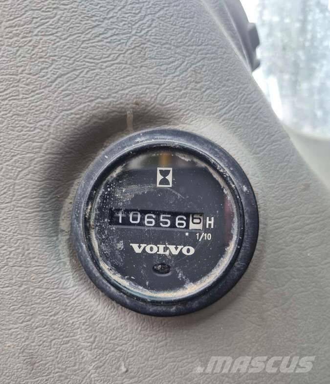 Volvo EC 210 C L Gravemaskiner med lang gravebom