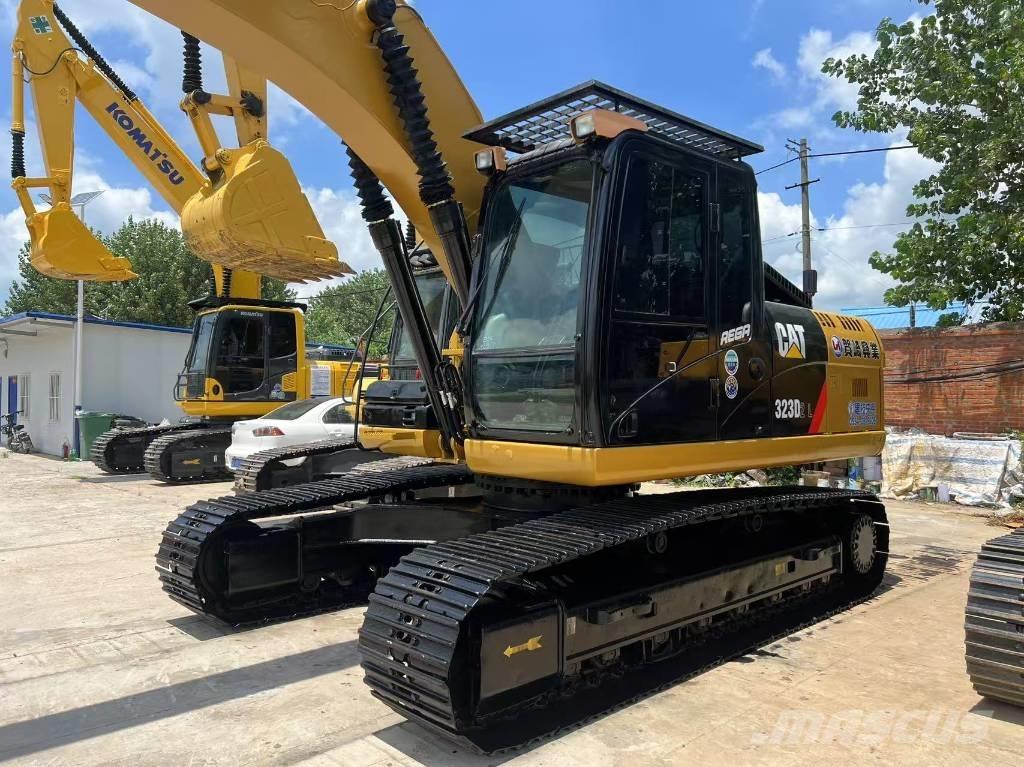 CAT 323 D L Gravemaskiner på larvebånd