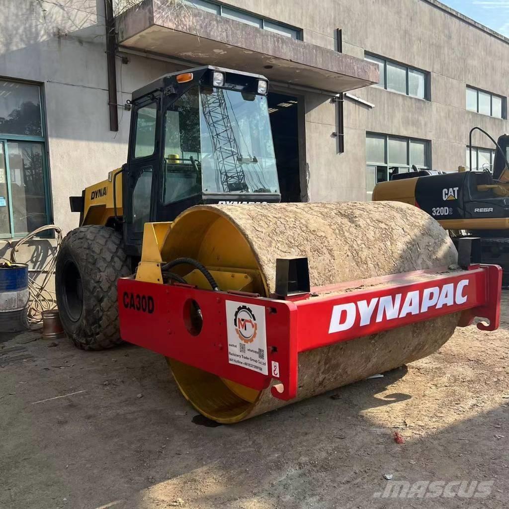 Dynapac CA 30 D Enkelt tromle