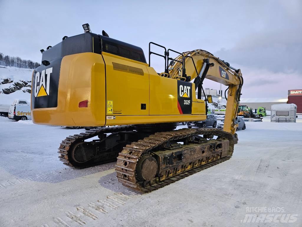 CAT 352 Gravemaskiner på larvebånd