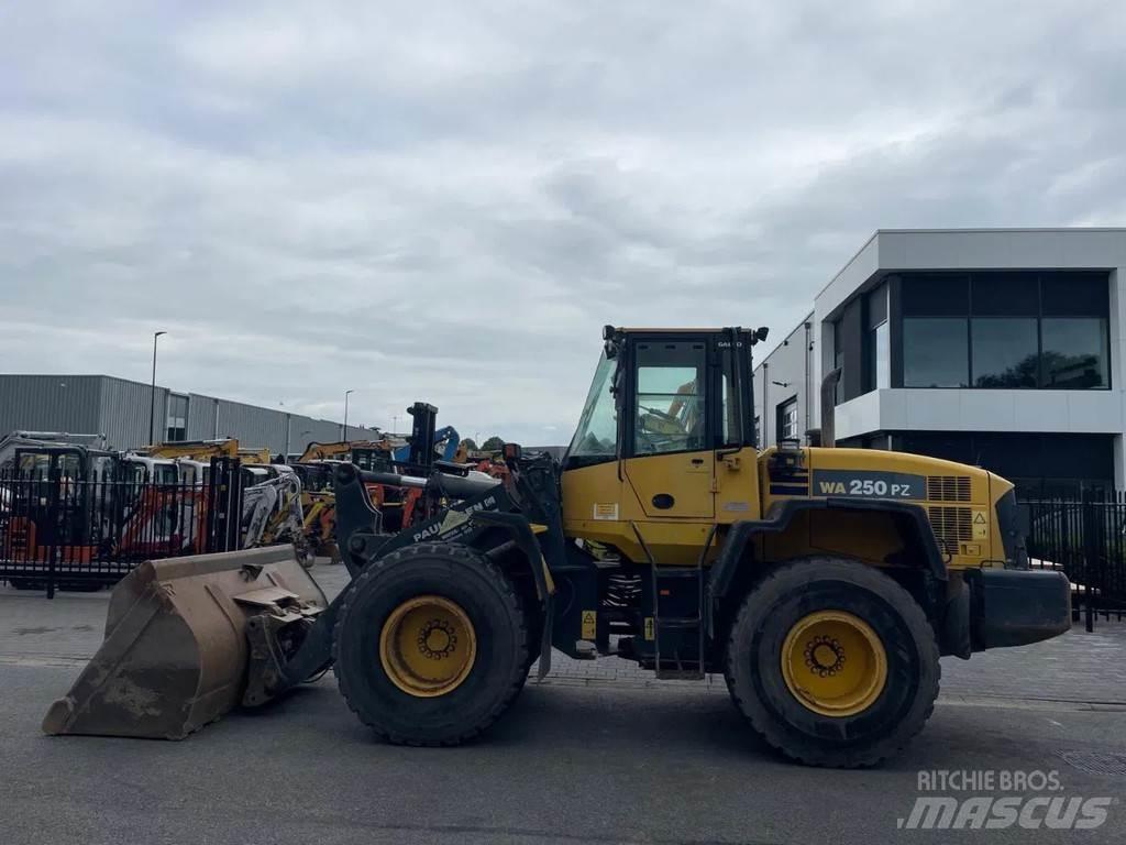 Komatsu WA250 Læssemaskiner på hjul