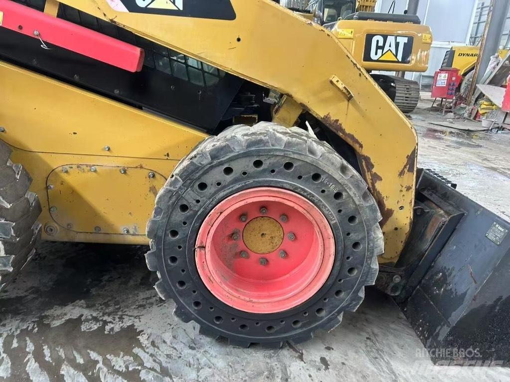CAT 246 C Minilæsser - skridstyret
