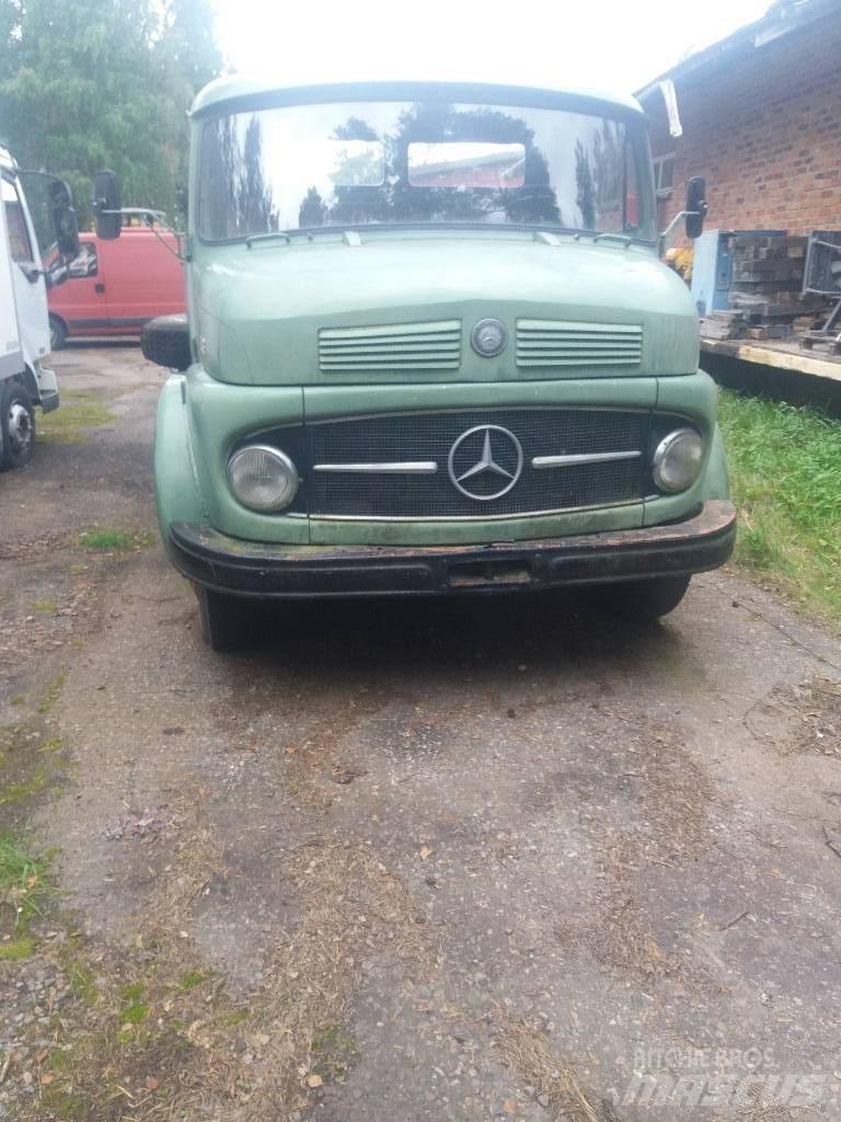 Mercedes-Benz 1113 Lastbiler med tip