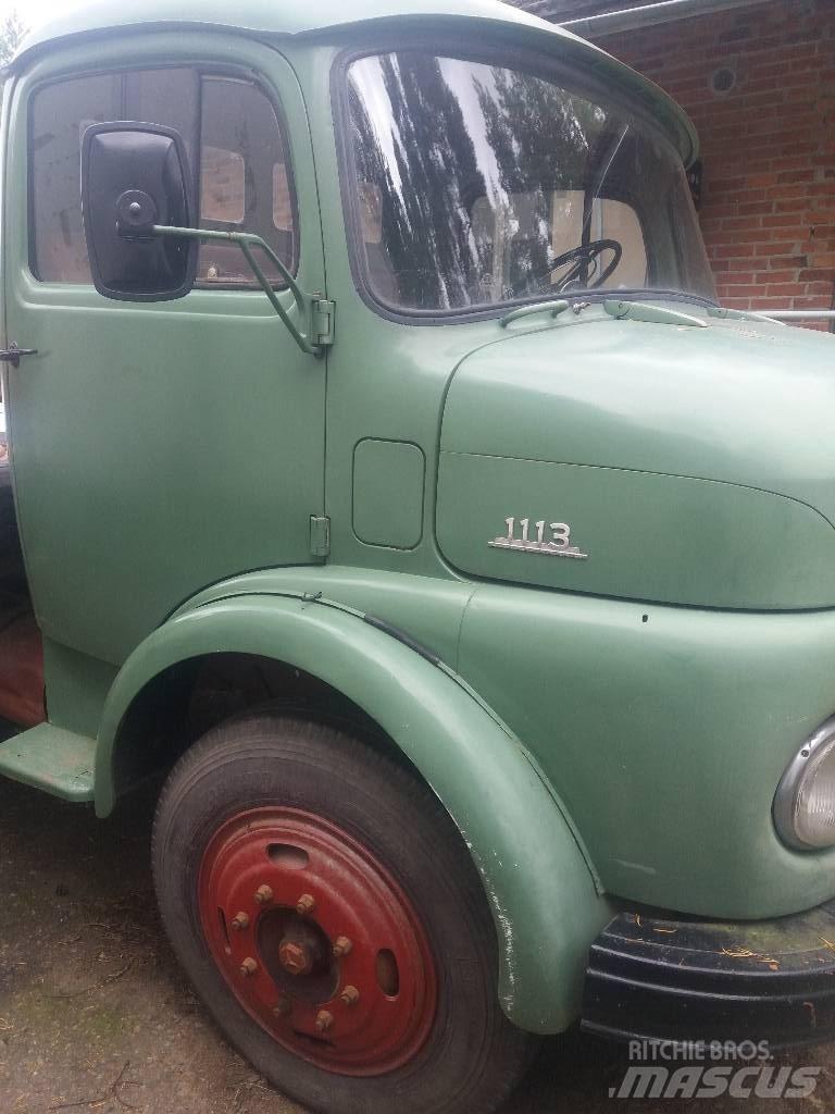 Mercedes-Benz 1113 Lastbiler med tip