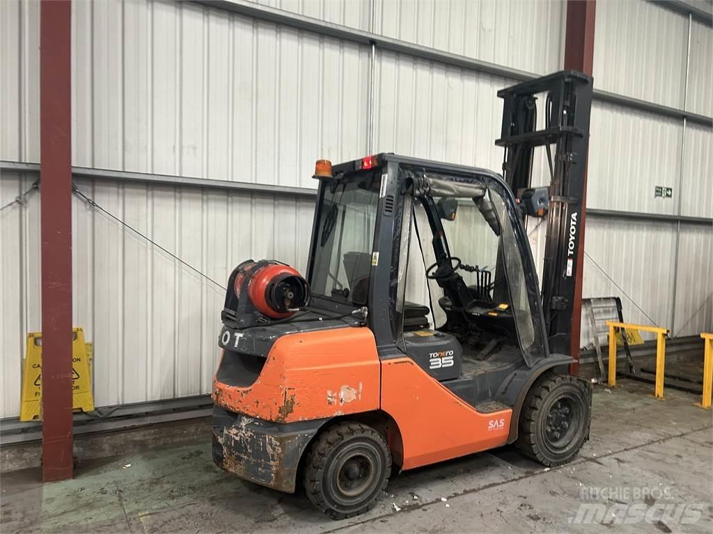 Toyota 02-8FGJF35 LPG gaffeltrucks
