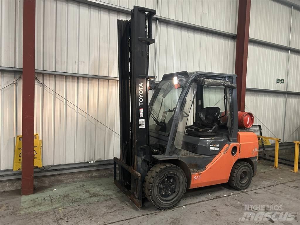 Toyota 02-8FGJF35 LPG gaffeltrucks