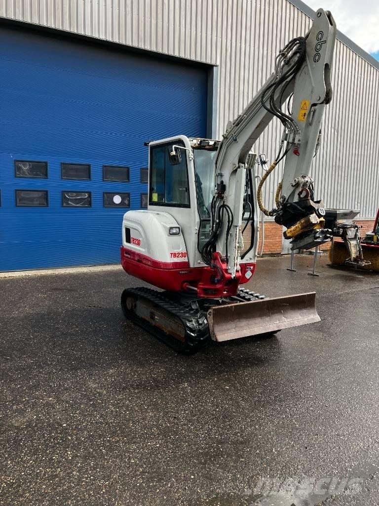 Takeuchi TB 230 Minigravemaskiner