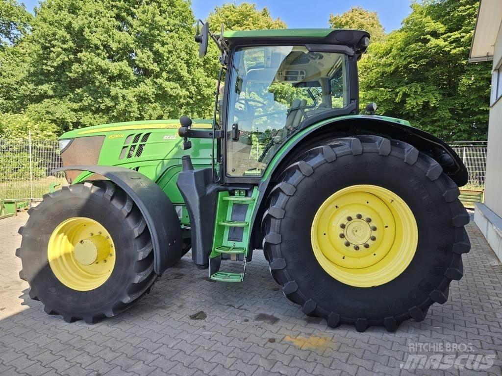 John Deere 6210R Traktorer