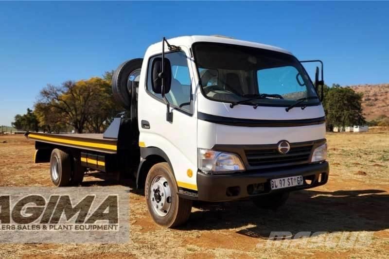 Hino 300 Roll Back Andre lastbiler