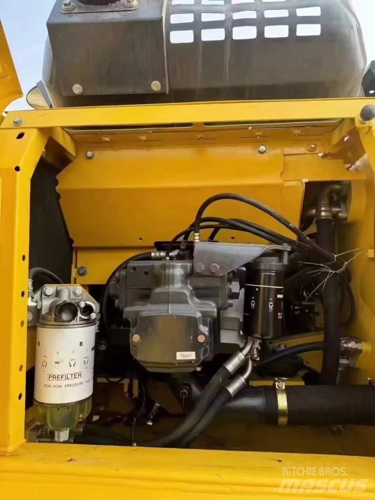 Komatsu PC 200 Gravemaskiner på larvebånd