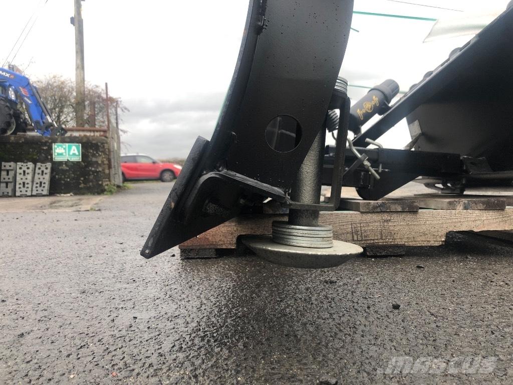 JCB Snow Plough Sneplove