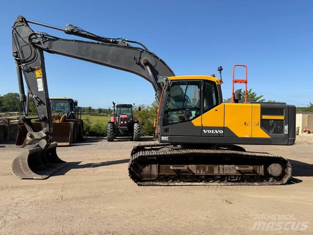 Volvo EC 220 E Gravemaskiner på larvebånd