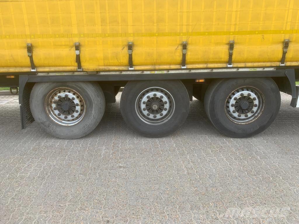Krone SDP 27 Semi-trailer med Gardinsider