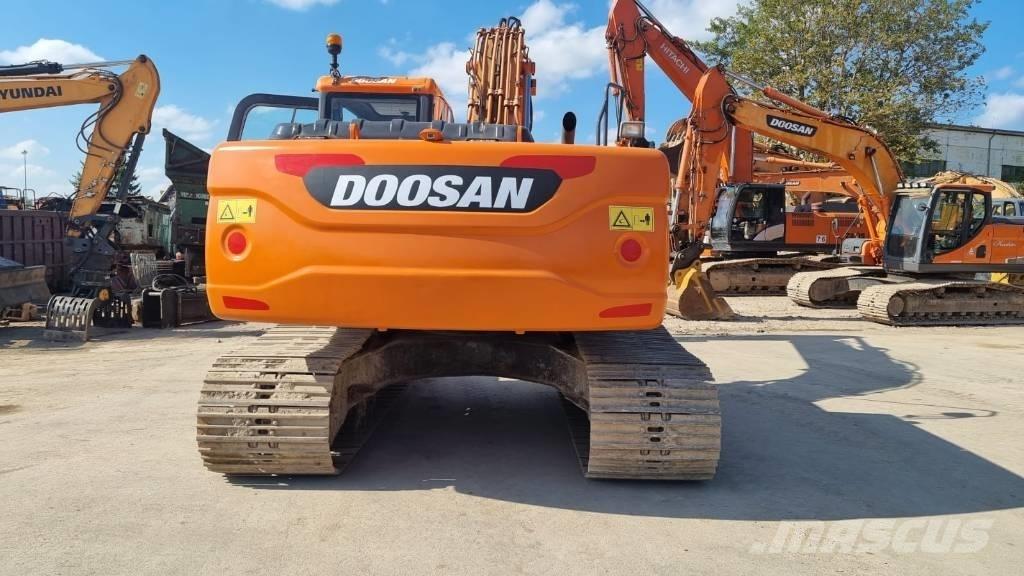 Doosan DX 225 Gravemaskiner på larvebånd