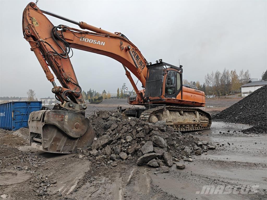 Doosan DX520LC Gravemaskiner på larvebånd