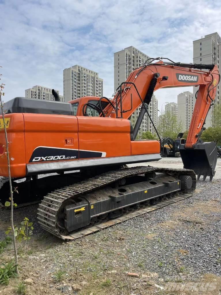 Doosan DX 300 LC Gravemaskiner på larvebånd