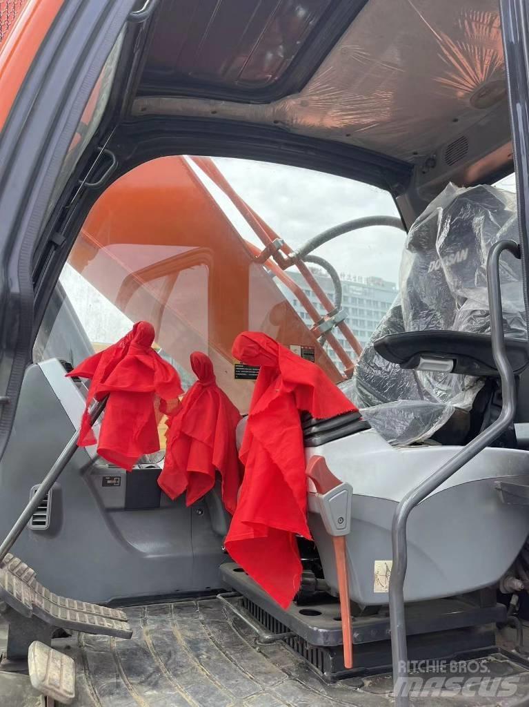 Doosan DX 300 LC Gravemaskiner på larvebånd