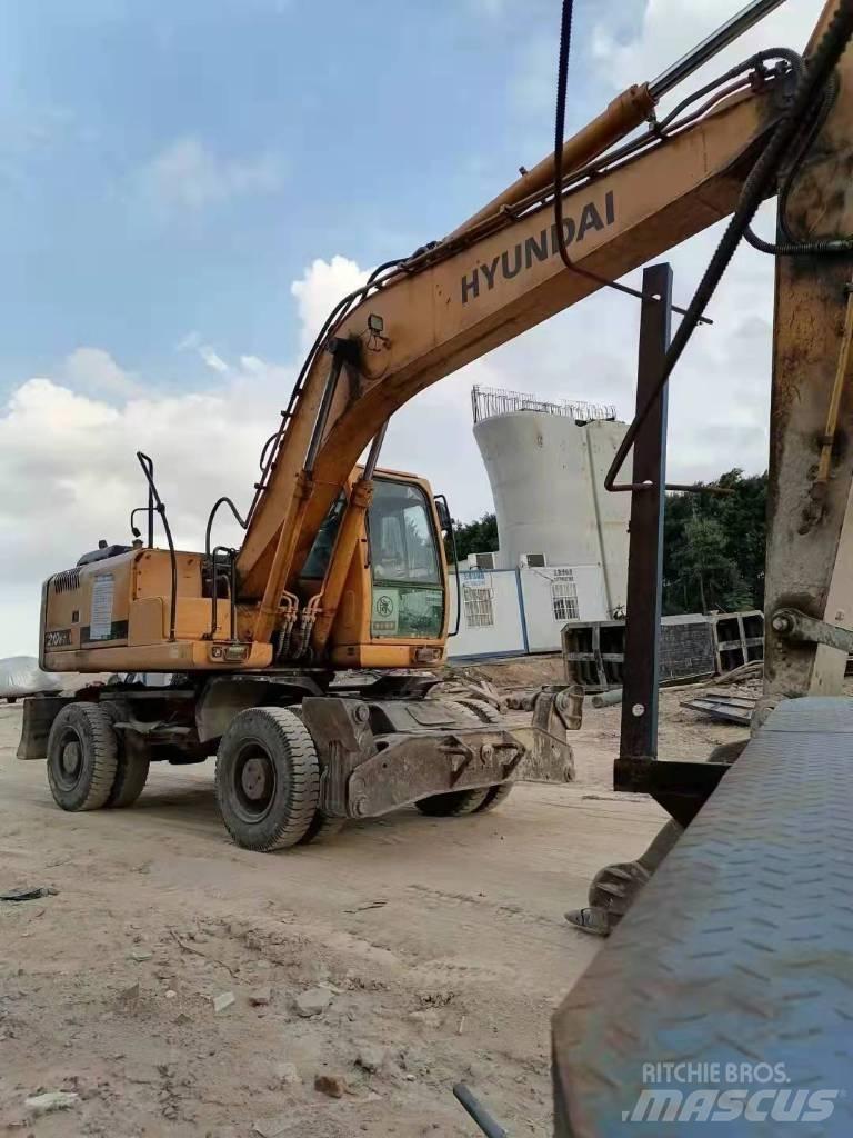 Hyundai 210W Gravemaskiner på hjul