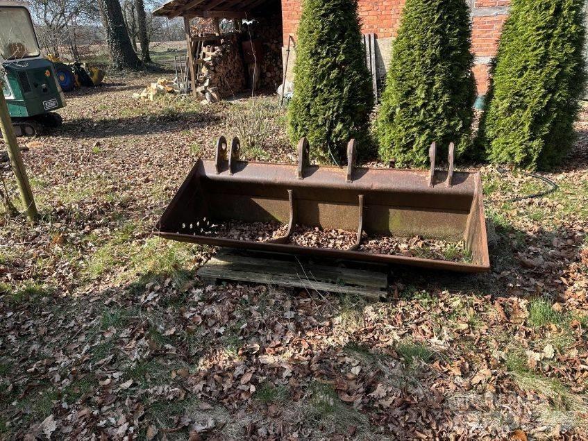 Fuchs F 712 Gravemaskiner på hjul